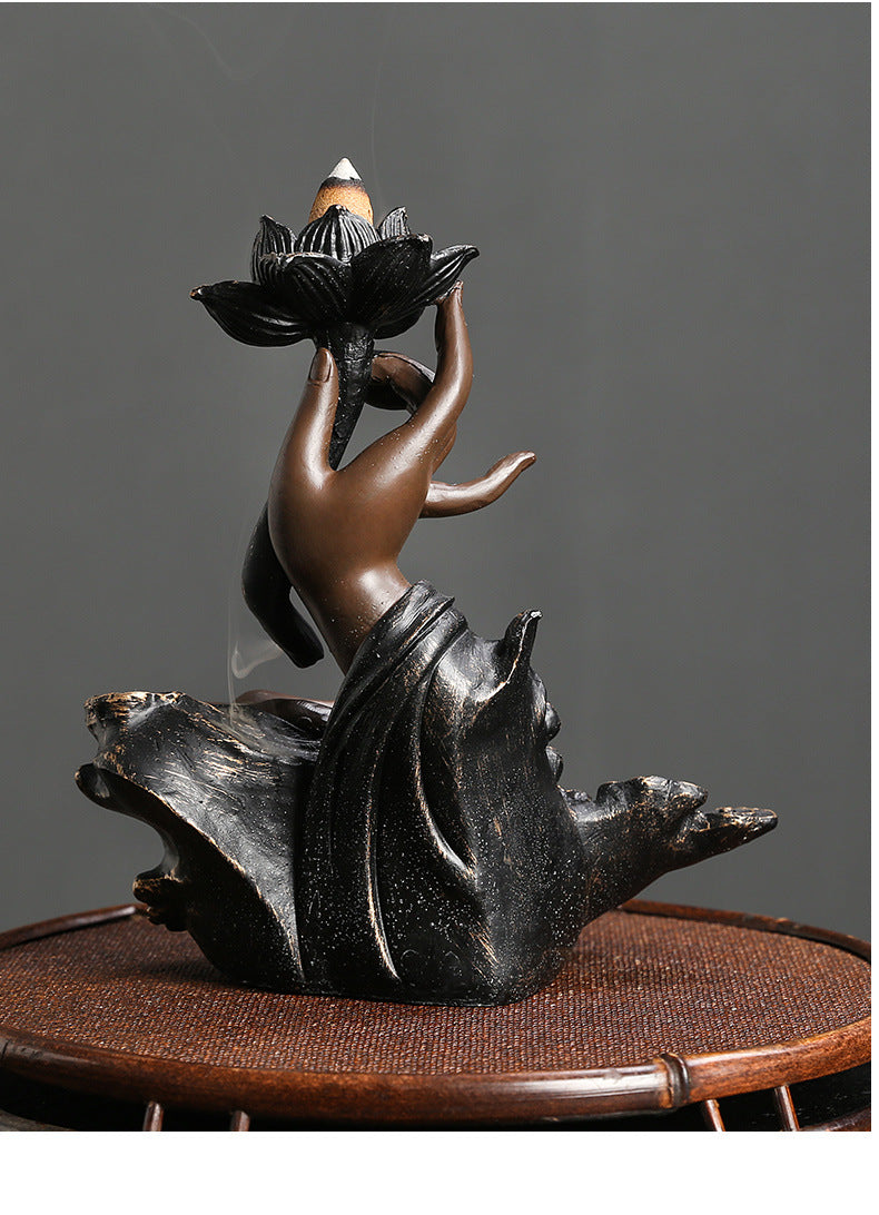 The cicada is a Buddha's hand